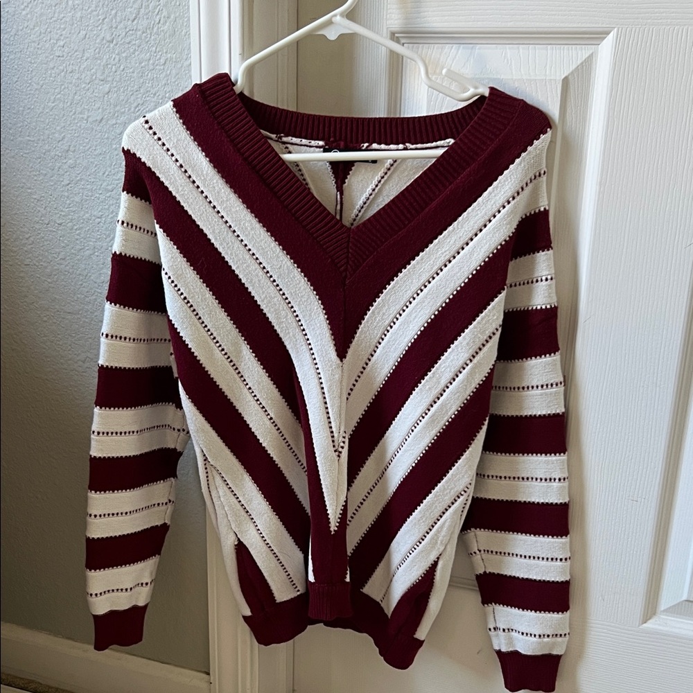 Elegant V-Neck Sweater with Stripes - Maroon and White